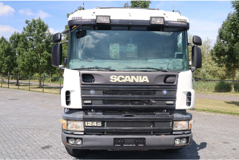 Scania P124-420 | 8X4 | HOOKLIFT | MANUAL | BIG AXLES | EURO 3 - Camion ampliroll: photos 2 Scania P124-420 | 8X4 | HOOKLIFT | MANUAL | BIG AXLES | EURO 3 - Camion ampliroll: photos 2