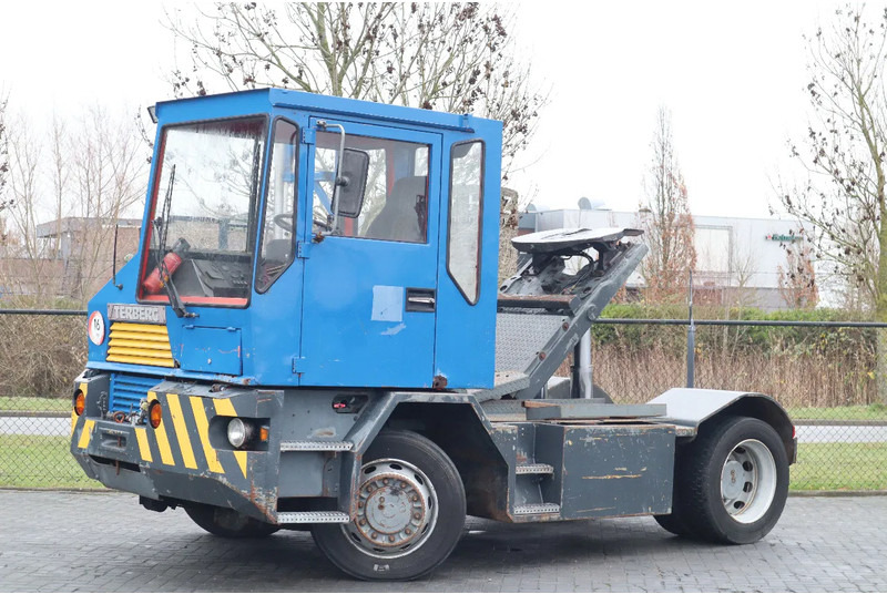 Terberg RT 20 | 4X4 | TERMINAL TRACTOR | DUTCH REG. - Tracteur portuaire: photos 1 Terberg RT 20 | 4X4 | TERMINAL TRACTOR | DUTCH REG. - Tracteur portuaire: photos 1