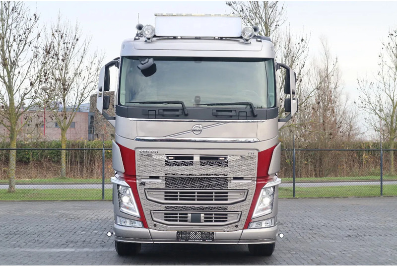 Volvo FH 540 | 6X4 | TANDEMLIFT | RETARDER | 80 TON | BIG AXLES | EURO 6 - Tracteur routier: photos 2 Volvo FH 540 | 6X4 | TANDEMLIFT | RETARDER | 80 TON | BIG AXLES | EURO 6 - Tracteur routier: photos 2