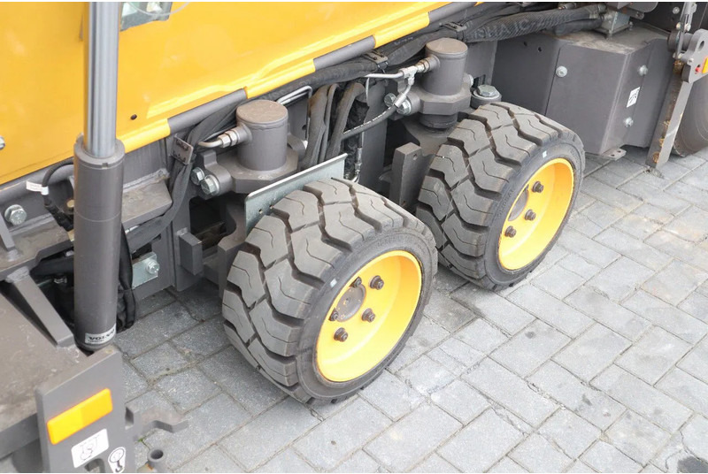 Travaux routiers Volvo P2870 D ABG | ASPHALT PAVER | NEW / UNUSED | BOMAG BF300: photos 10