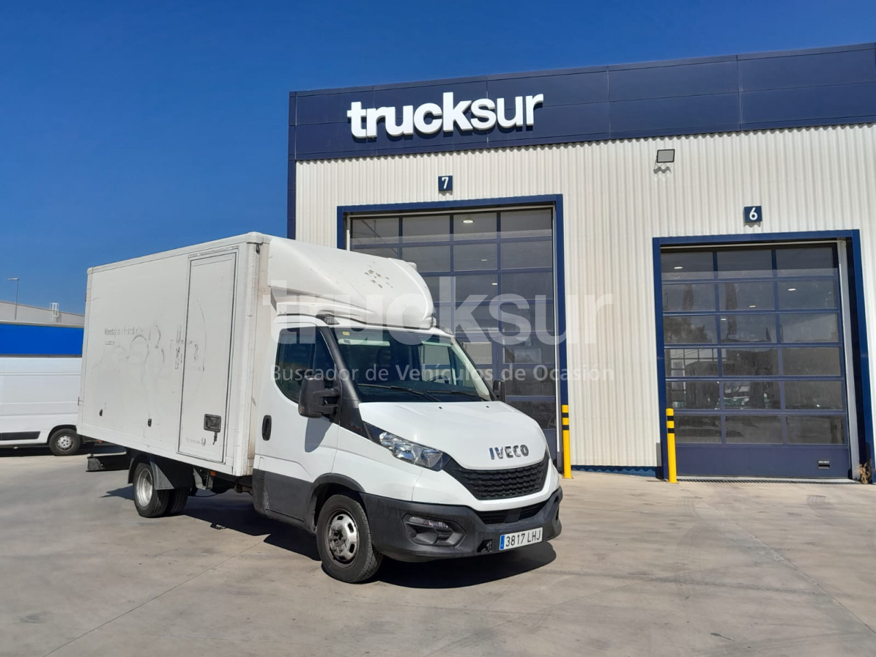 IVECO 35C16 GV - Fourgon grand volume: photos 1 IVECO 35C16 GV - Fourgon grand volume: photos 1