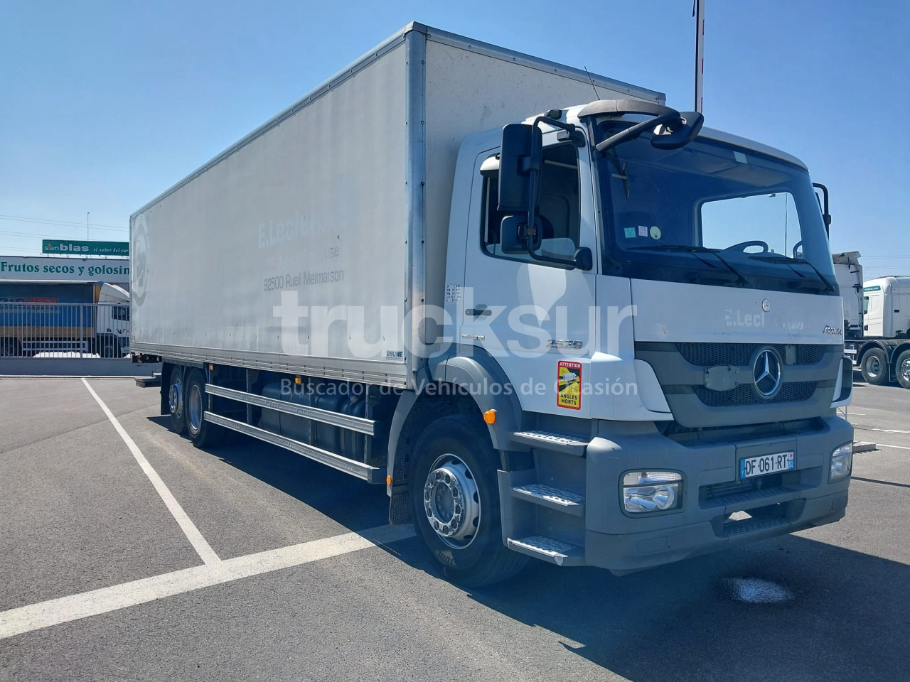 MERCEDES AXOR 2529 ejes 6x2*4 - Camion fourgon: photos 2 MERCEDES AXOR 2529 ejes 6x2*4 - Camion fourgon: photos 2