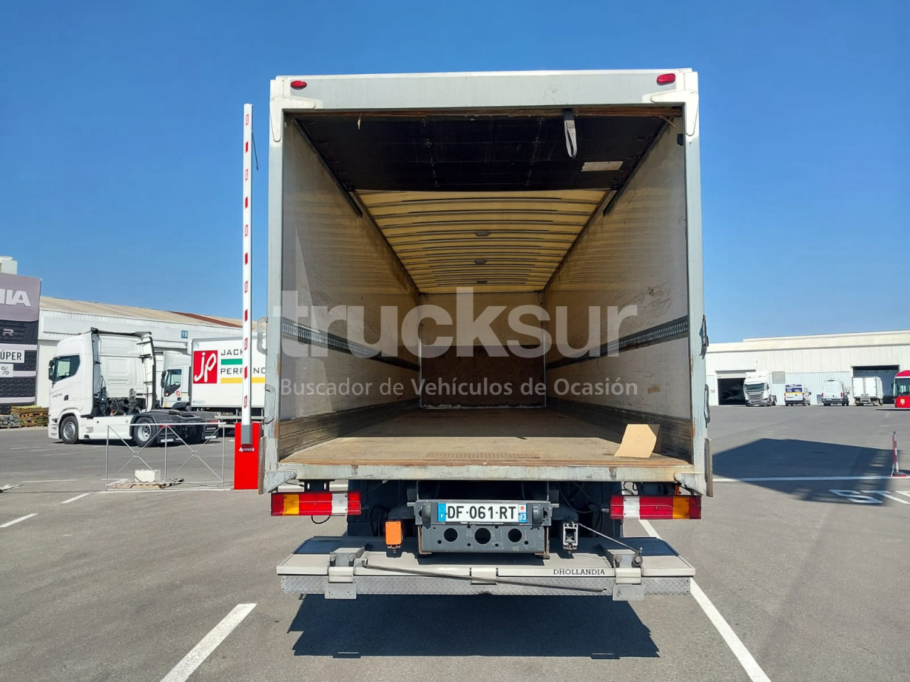 MERCEDES AXOR 2529 ejes 6x2*4 - Camion fourgon: photos 5 MERCEDES AXOR 2529 ejes 6x2*4 - Camion fourgon: photos 5