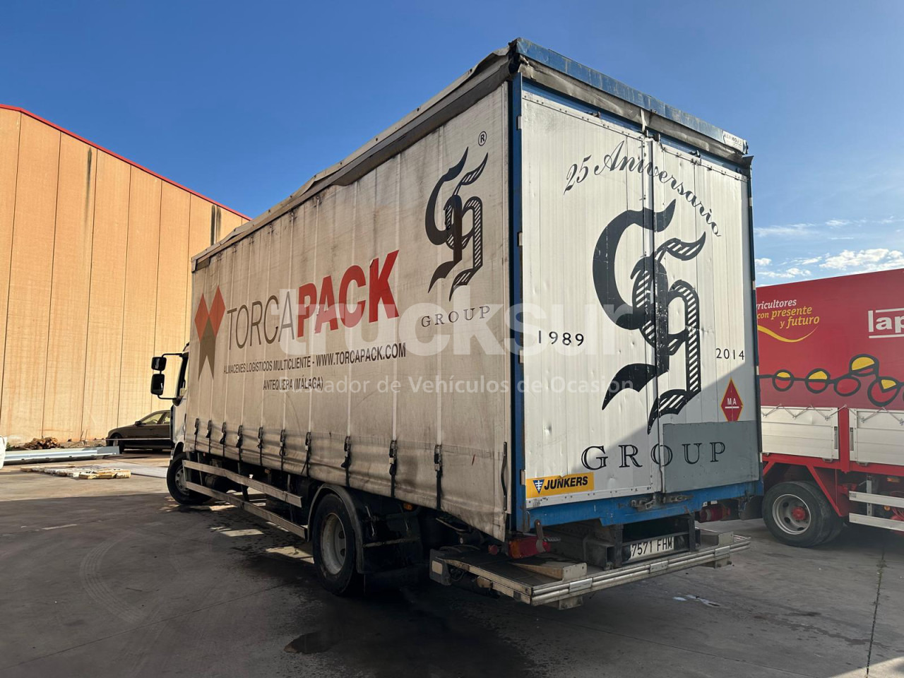 RENAULT 270 16C - Camion à rideaux coulissants: photos 5 RENAULT 270 16C - Camion à rideaux coulissants: photos 5