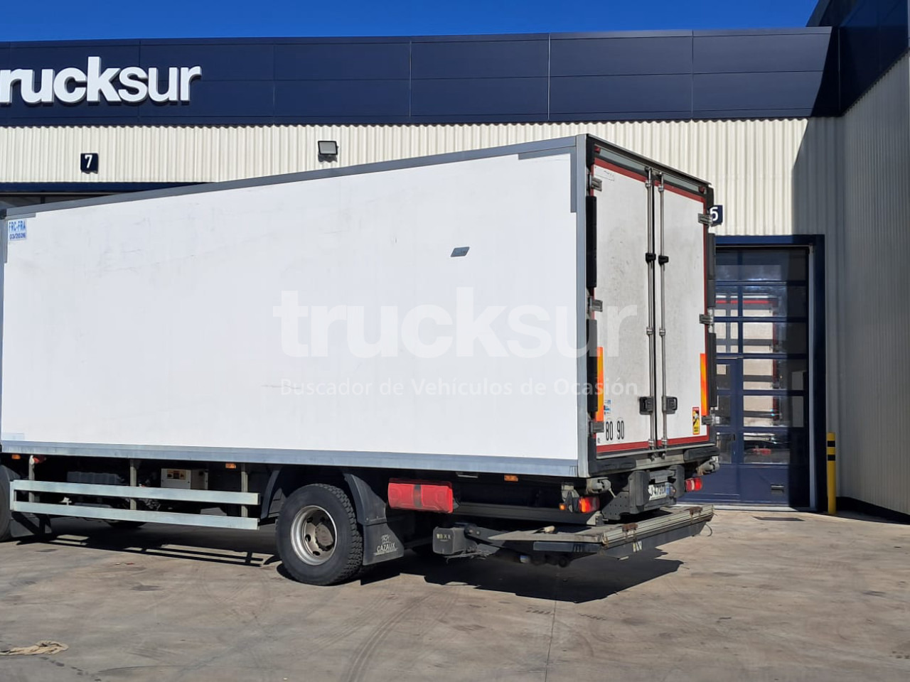 RENAULT D13.240 - Camion frigorifique: photos 3 RENAULT D13.240 - Camion frigorifique: photos 3