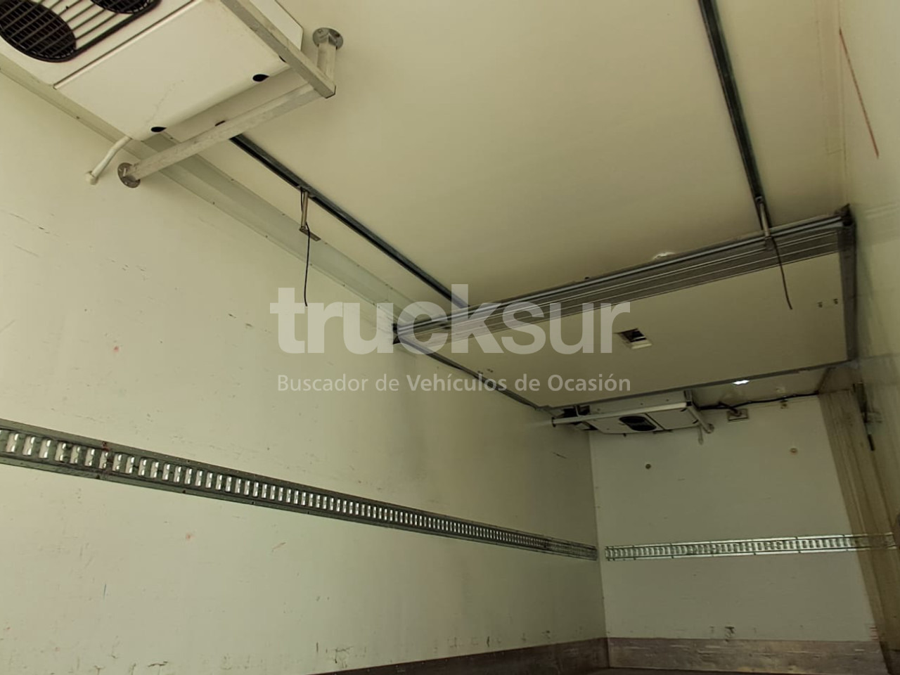 Camion frigorifique RENAULT D13.240: photos 12