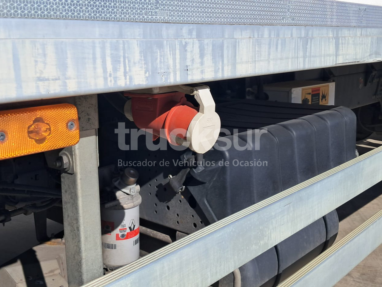 Camion frigorifique RENAULT D13.240: photos 11