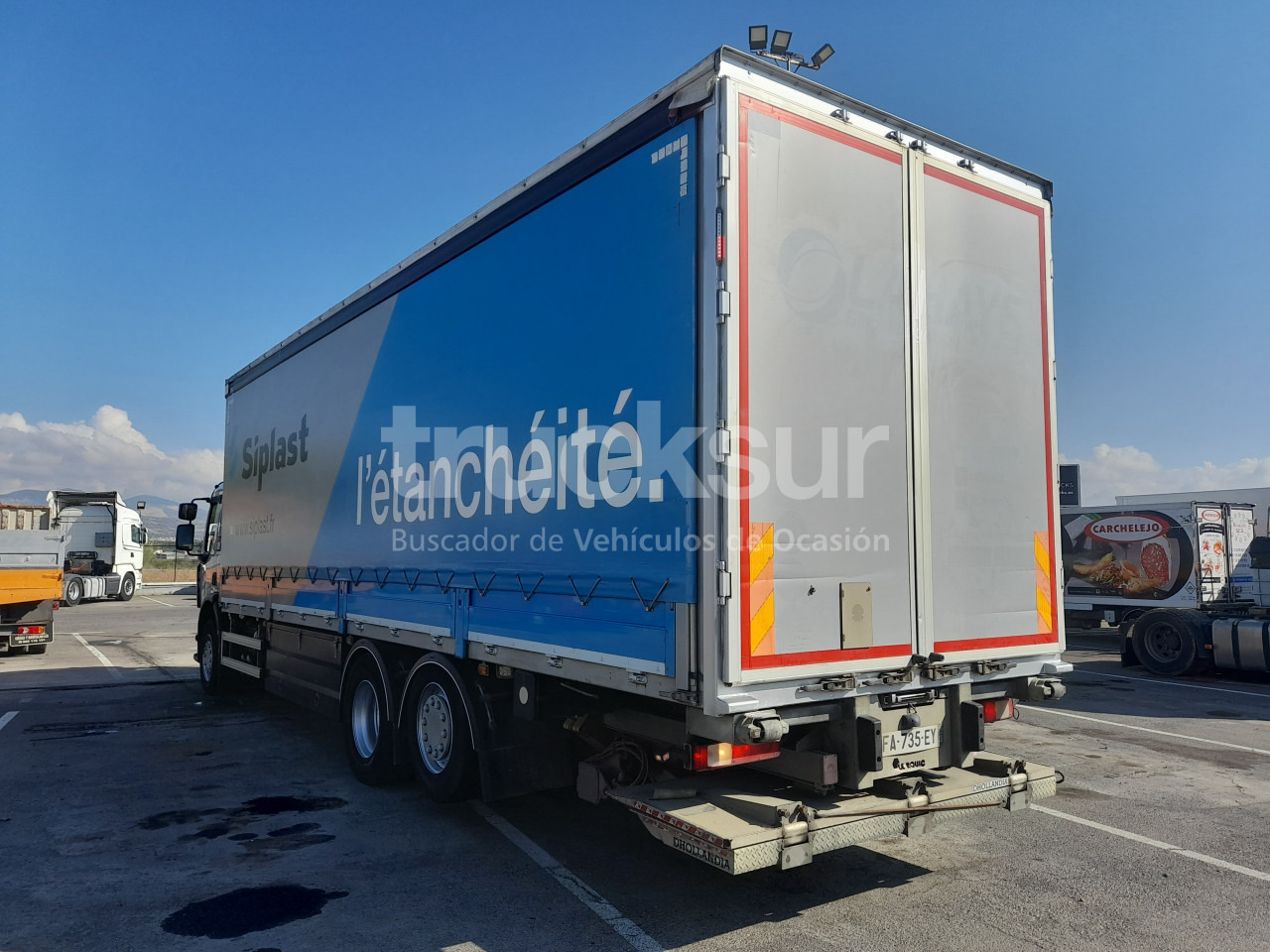 RENAULT D320.26 ejes 6x2*4 - Camion à rideaux coulissants: photos 4 RENAULT D320.26 ejes 6x2*4 - Camion à rideaux coulissants: photos 4