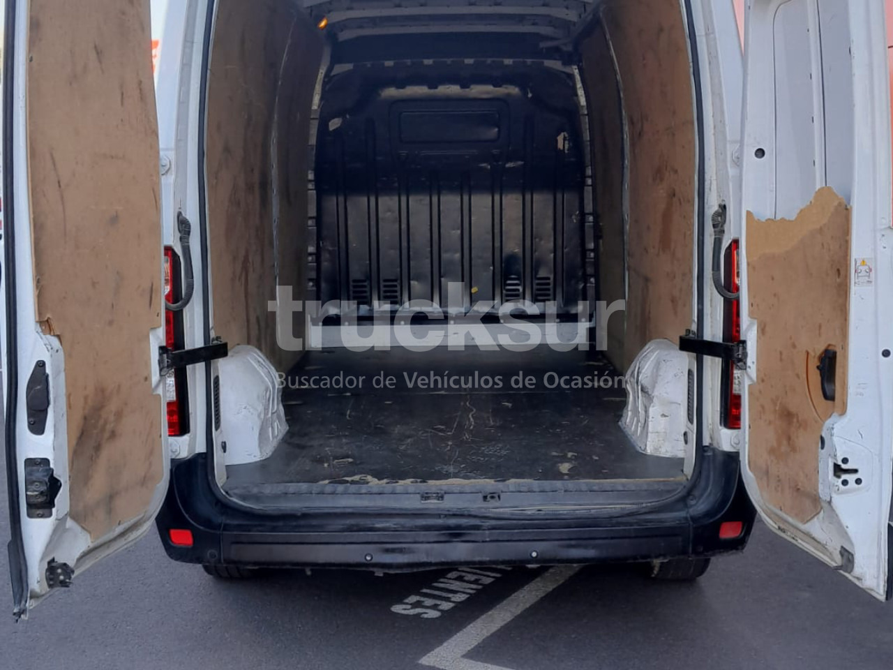 RENAULT MASTER 130.35 L3H2 E6 - Fourgon grand volume: photos 5 RENAULT MASTER 130.35 L3H2 E6 - Fourgon grand volume: photos 5