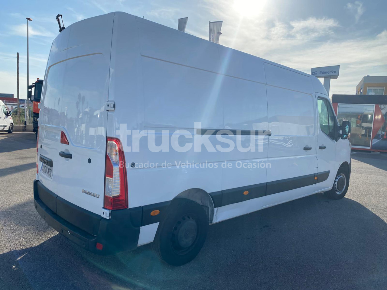 RENAULT MASTER 150.35 - Fourgon grand volume: photos 4 RENAULT MASTER 150.35 - Fourgon grand volume: photos 4