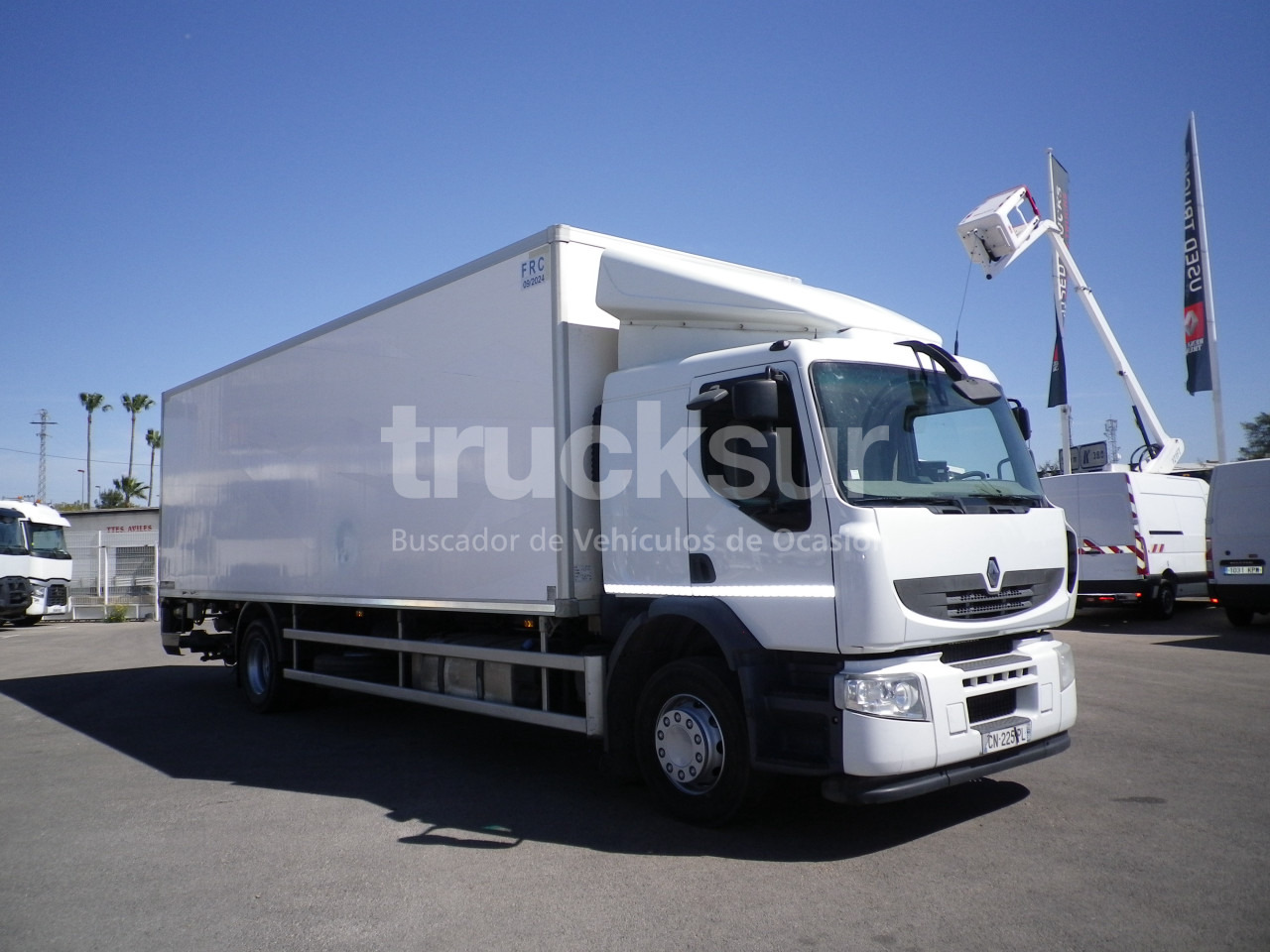 RENAULT PREMIUM 270.18 - Camion frigorifique: photos 2 RENAULT PREMIUM 270.18 - Camion frigorifique: photos 2