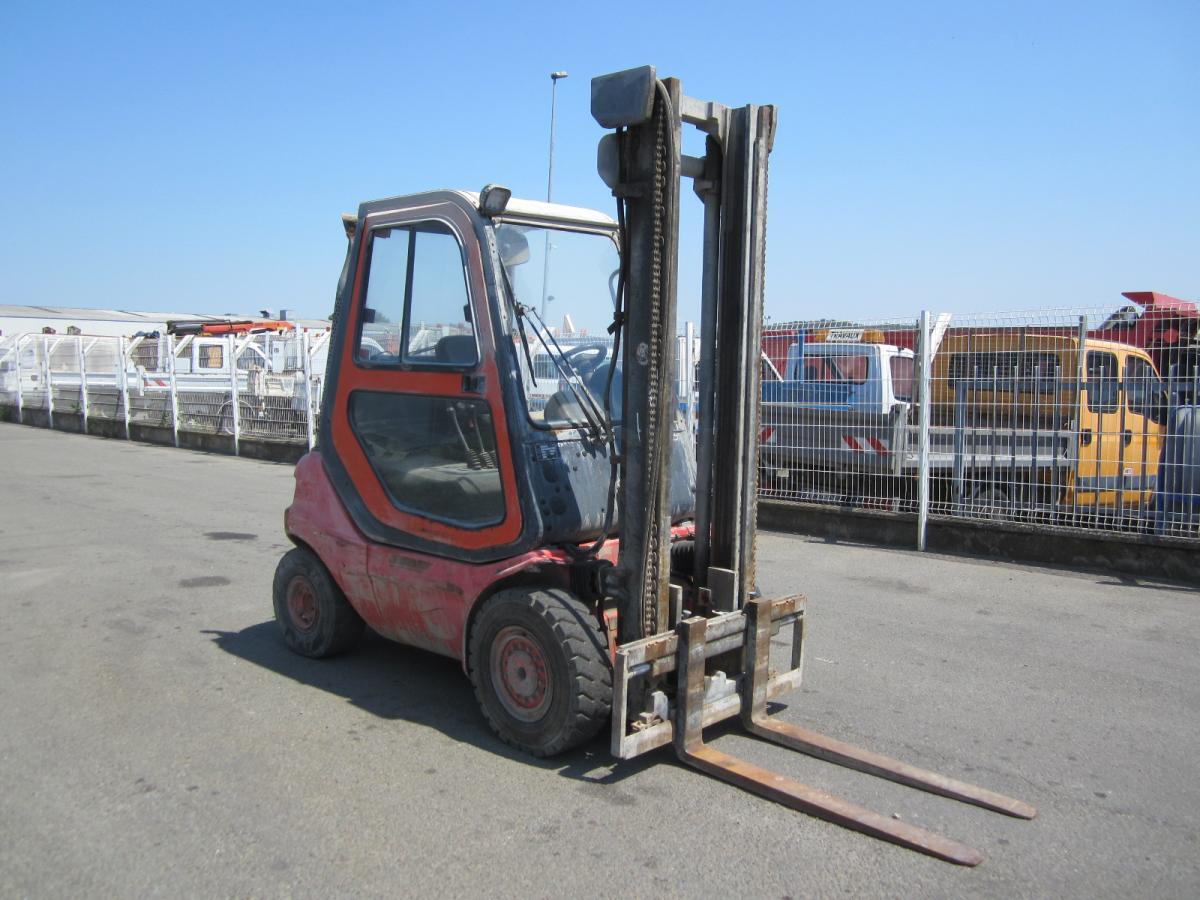 Fenwick H25D-03 - Chariot élévateur diesel: photos 2 Fenwick H25D-03 - Chariot élévateur diesel: photos 2