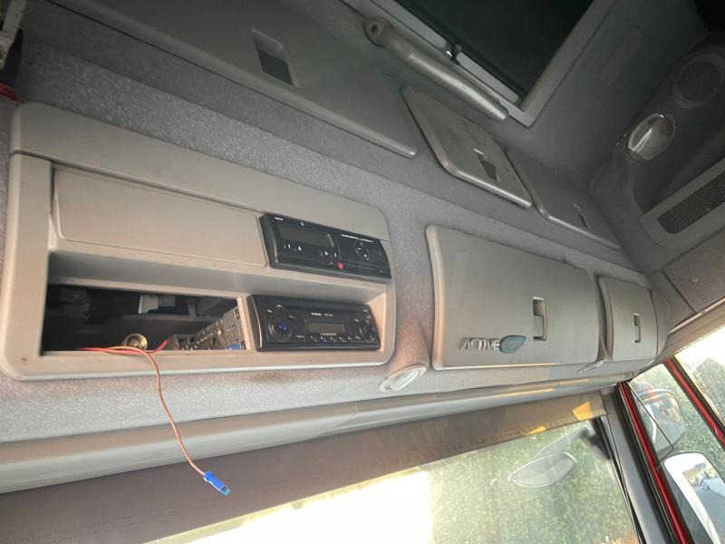 Tracteur routier Iveco Stralis 560: photos 9