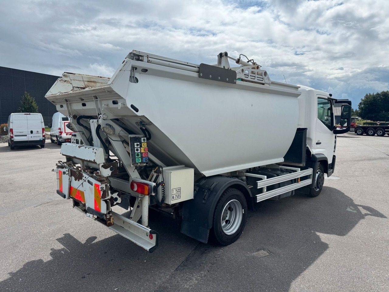 Renault D7.5 180 4x2 Semat/Techno Azimut 8 m3 Garbage - Benne à ordures ménagères: photos 3 Renault D7.5 180 4x2 Semat/Techno Azimut 8 m3 Garbage - Benne à ordures ménagères: photos 3