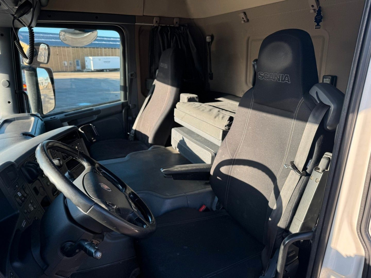 Scania P410 6x4 Liebherr THP 140 H 24 M4XH Concretepump - Camion pompe: photos 5 Scania P410 6x4 Liebherr THP 140 H 24 M4XH Concretepump - Camion pompe: photos 5