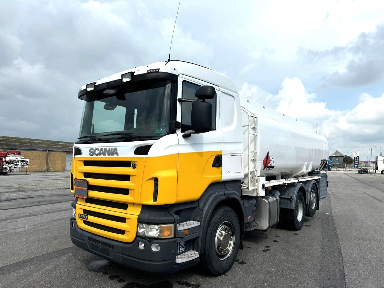Scania R480 6x2*4 19.000 L ADR Tanktruck - Camion citerne: photos 1 Scania R480 6x2*4 19.000 L ADR Tanktruck - Camion citerne: photos 1