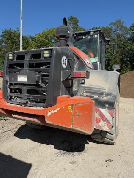 Hitachi ZW220-6 - Chargeuse sur pneus: photos 4 Hitachi ZW220-6 - Chargeuse sur pneus: photos 4