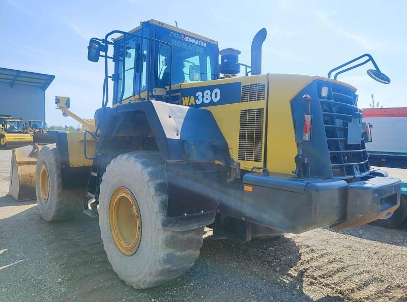 Komatsu WA380-6 Long Boom - Chargeuse sur pneus: photos 1 Komatsu WA380-6 Long Boom - Chargeuse sur pneus: photos 1