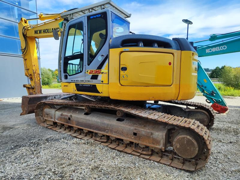 New Holland E235B SR-2 - Pelle sur chenille: photos 1 New Holland E235B SR-2 - Pelle sur chenille: photos 1