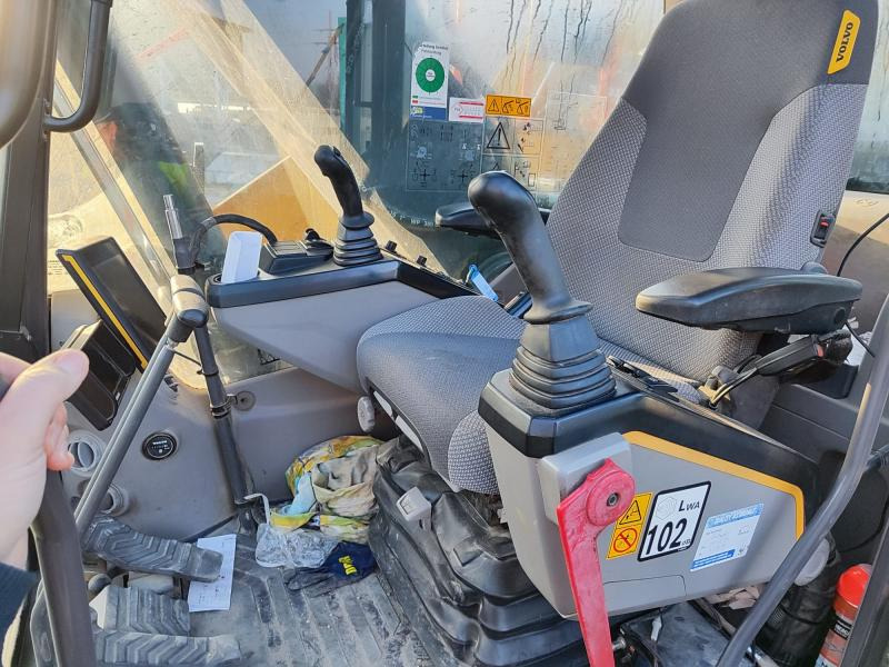 Volvo EC220EL - Pelle sur chenille: photos 5 Volvo EC220EL - Pelle sur chenille: photos 5