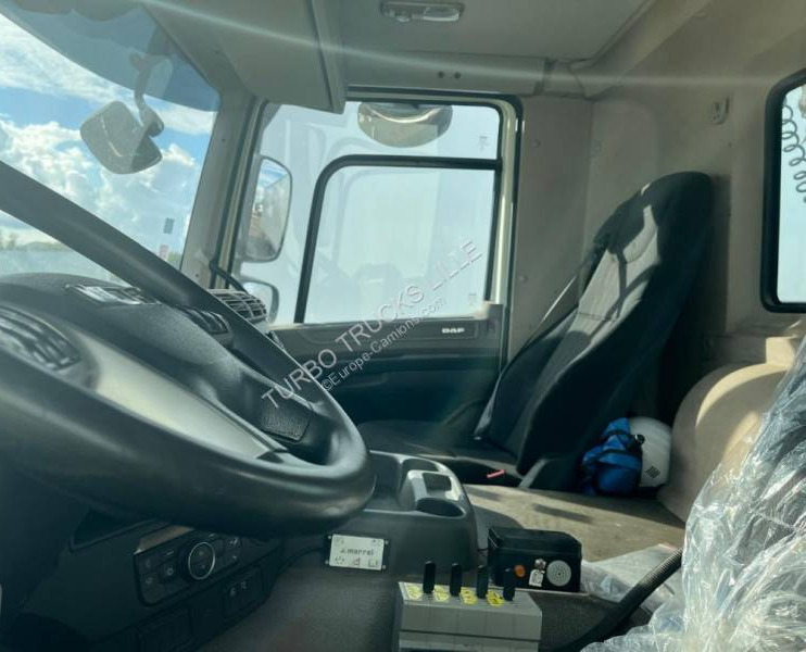 DAF CF 450 - Camion ampliroll: photos 5 DAF CF 450 - Camion ampliroll: photos 5