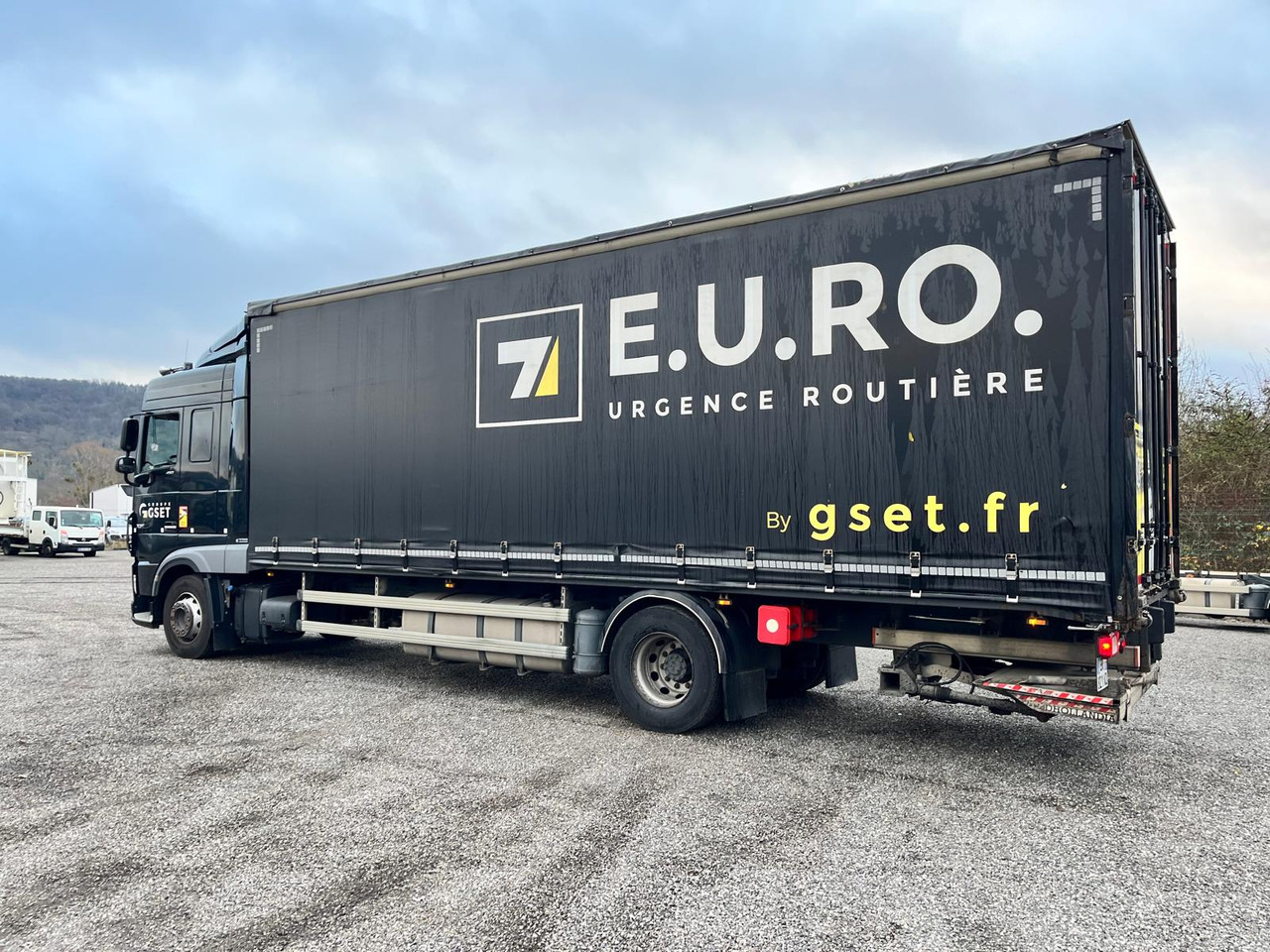 DAF FA45 - Camion à rideaux coulissants: photos 4 DAF FA45 - Camion à rideaux coulissants: photos 4