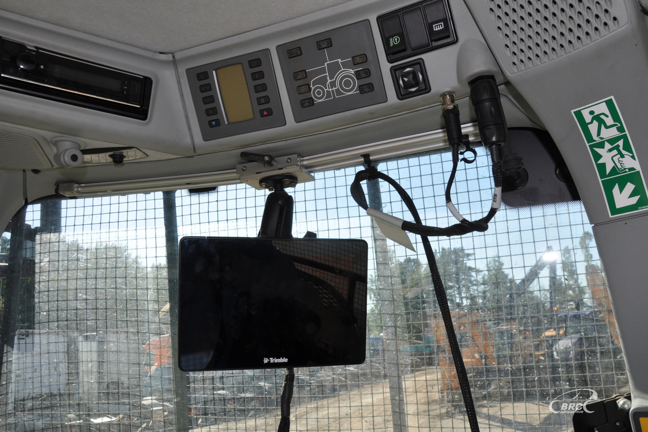 Tracteur agricole Claas Axion 870: photos 16