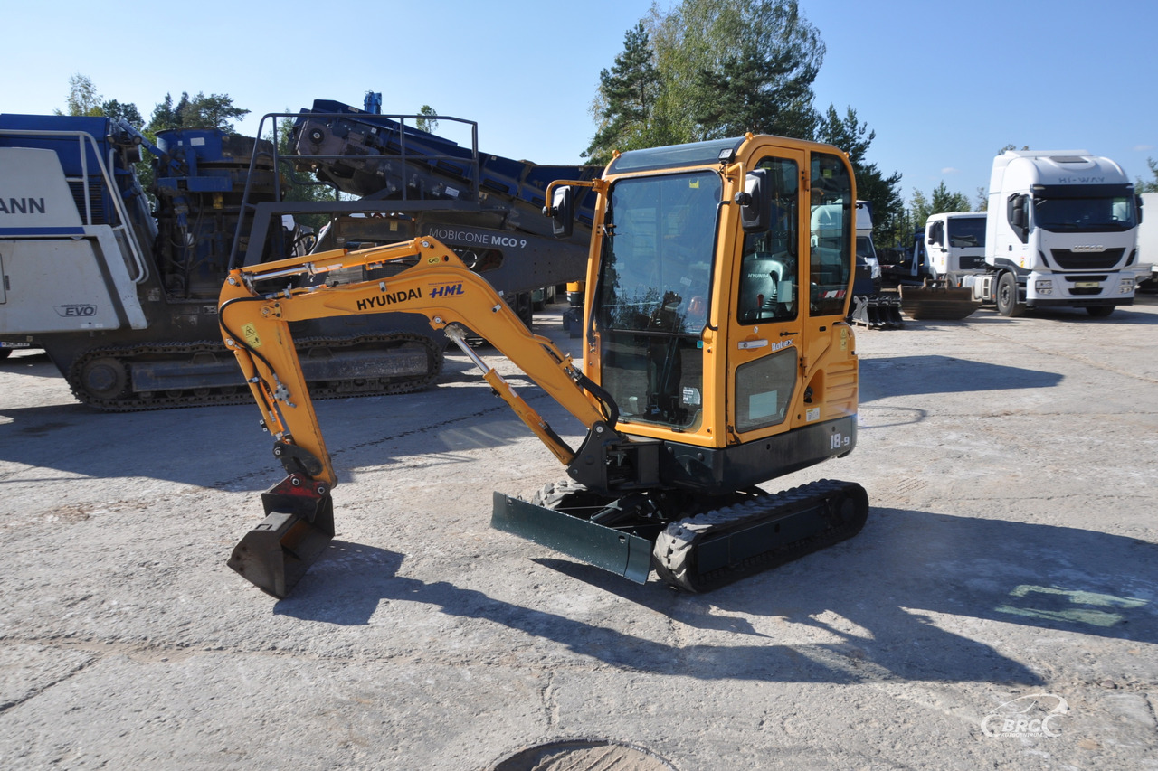 Hyundai R18-9 - Mini pelle: photos 1 Hyundai R18-9 - Mini pelle: photos 1