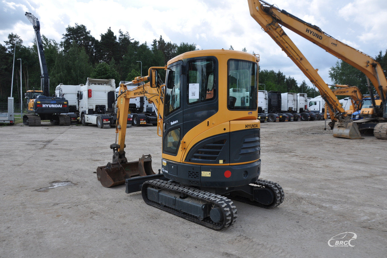 Hyundai R25Z-9AK - Mini pelle: photos 4 Hyundai R25Z-9AK - Mini pelle: photos 4