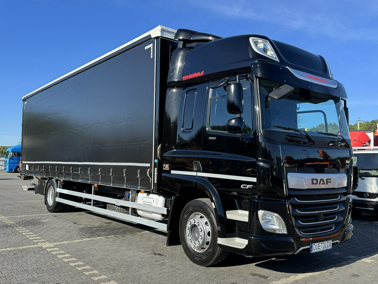 DAF CF 320 E6 Winda Firana Tył Drzwi Dach Zsuwany Długi 9.40m - Camion à rideaux coulissants: photos 1 DAF CF 320 E6 Winda Firana Tył Drzwi Dach Zsuwany Długi 9.40m - Camion à rideaux coulissants: photos 1