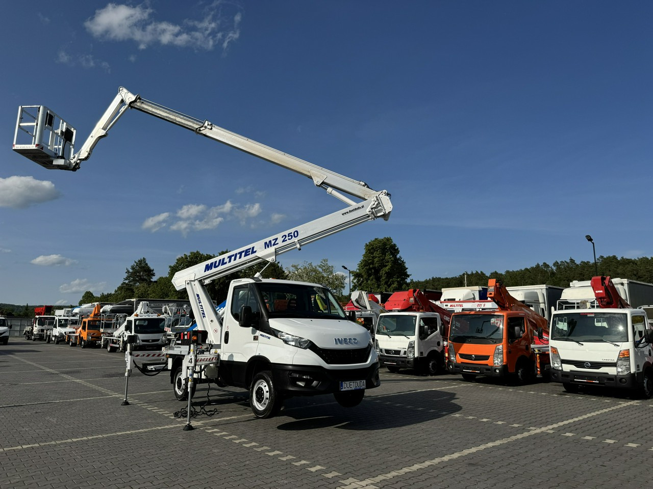 Iveco Daily 35S14 - Camion avec nacelle: photos 3 Iveco Daily 35S14 - Camion avec nacelle: photos 3