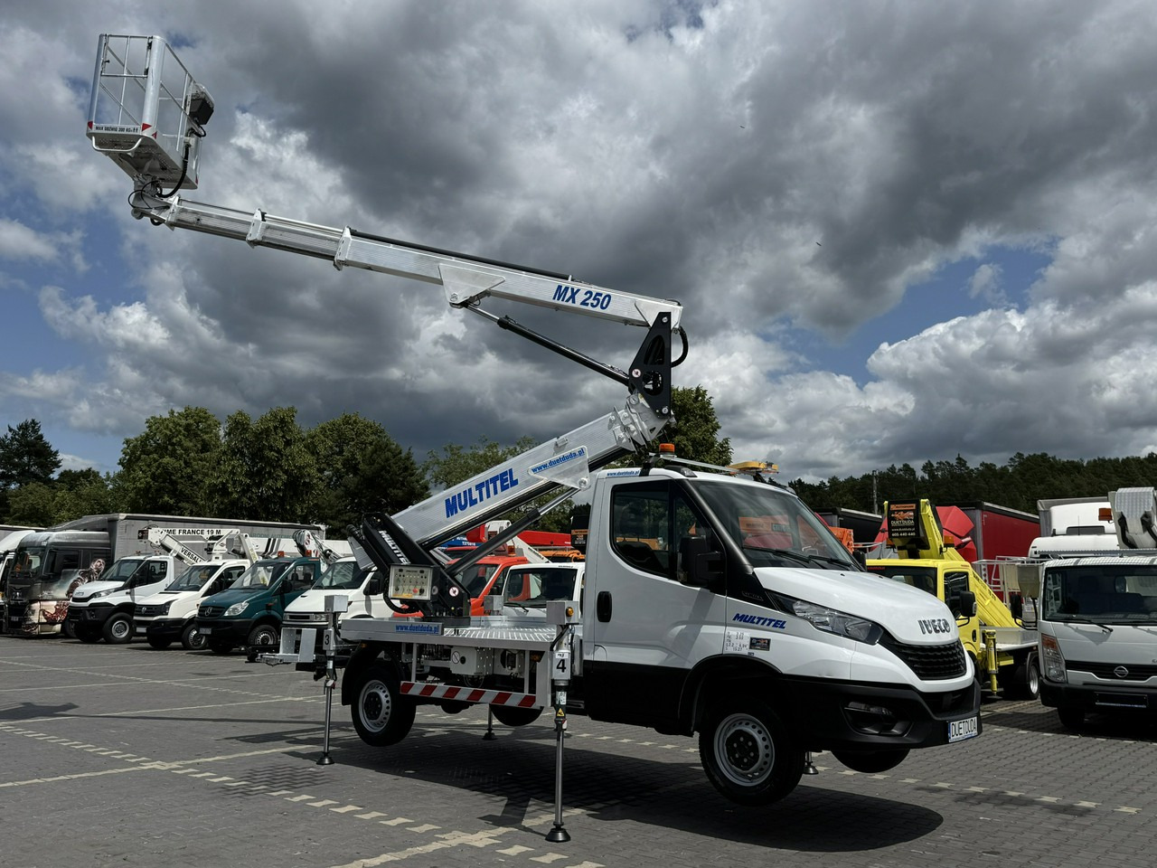 Iveco Daily 35S14 - Camion avec nacelle: photos 5 Iveco Daily 35S14 - Camion avec nacelle: photos 5