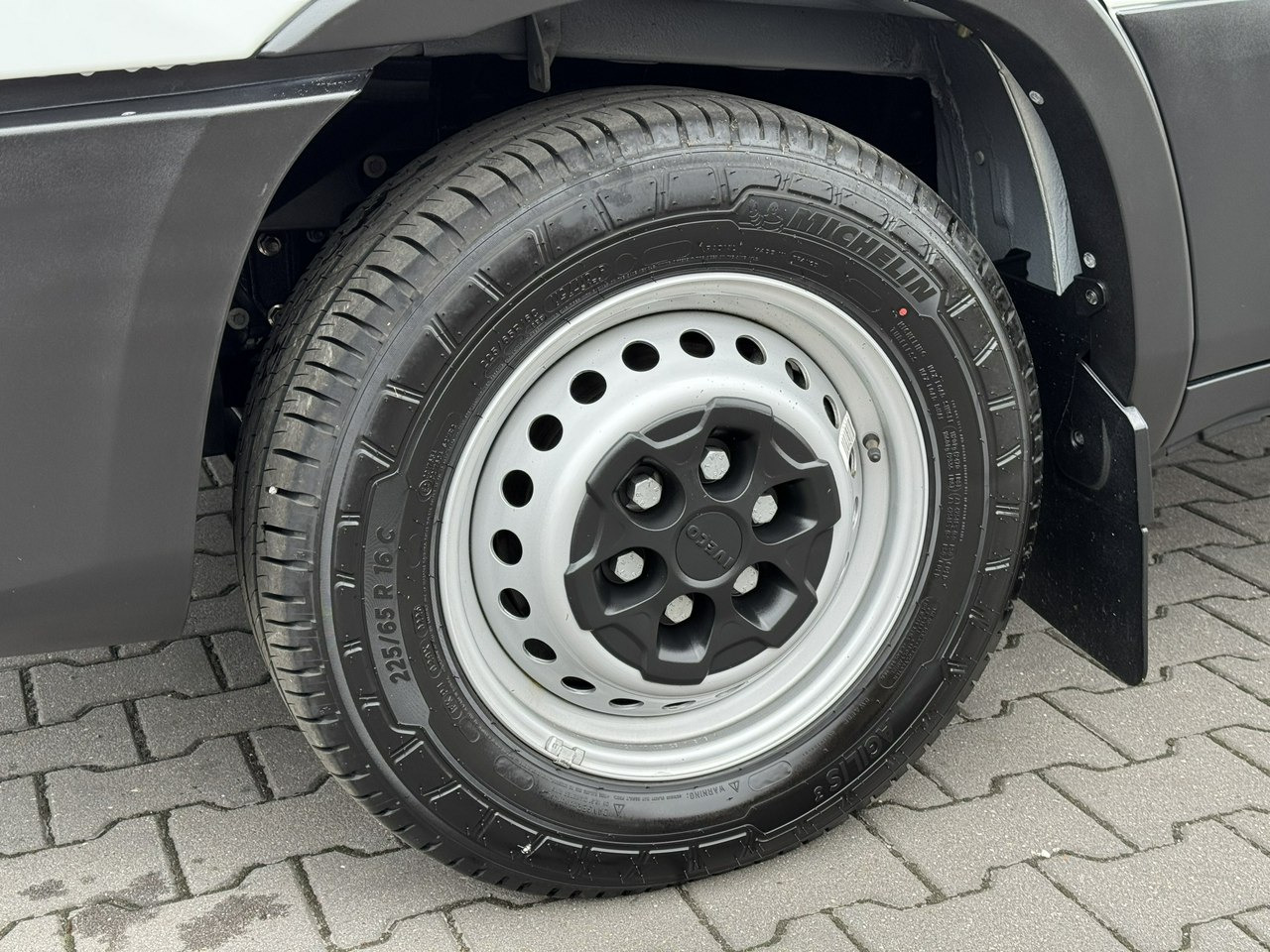 Iveco Daily 35S16 V - Utilitaire frigorifique: photos 4 Iveco Daily 35S16 V - Utilitaire frigorifique: photos 4
