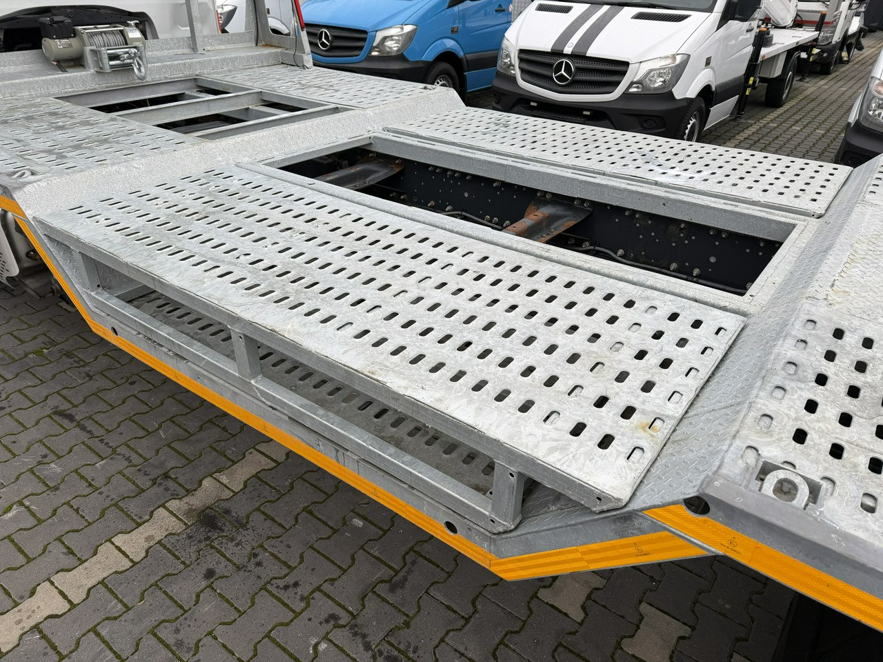 Iveco EUROCARGO 120E25 E6 Laweta Zagłebiana Platforma Pomoc Drogowa - Remorqueuse: photos 4 Iveco EUROCARGO 120E25 E6 Laweta Zagłebiana Platforma Pomoc Drogowa - Remorqueuse: photos 4