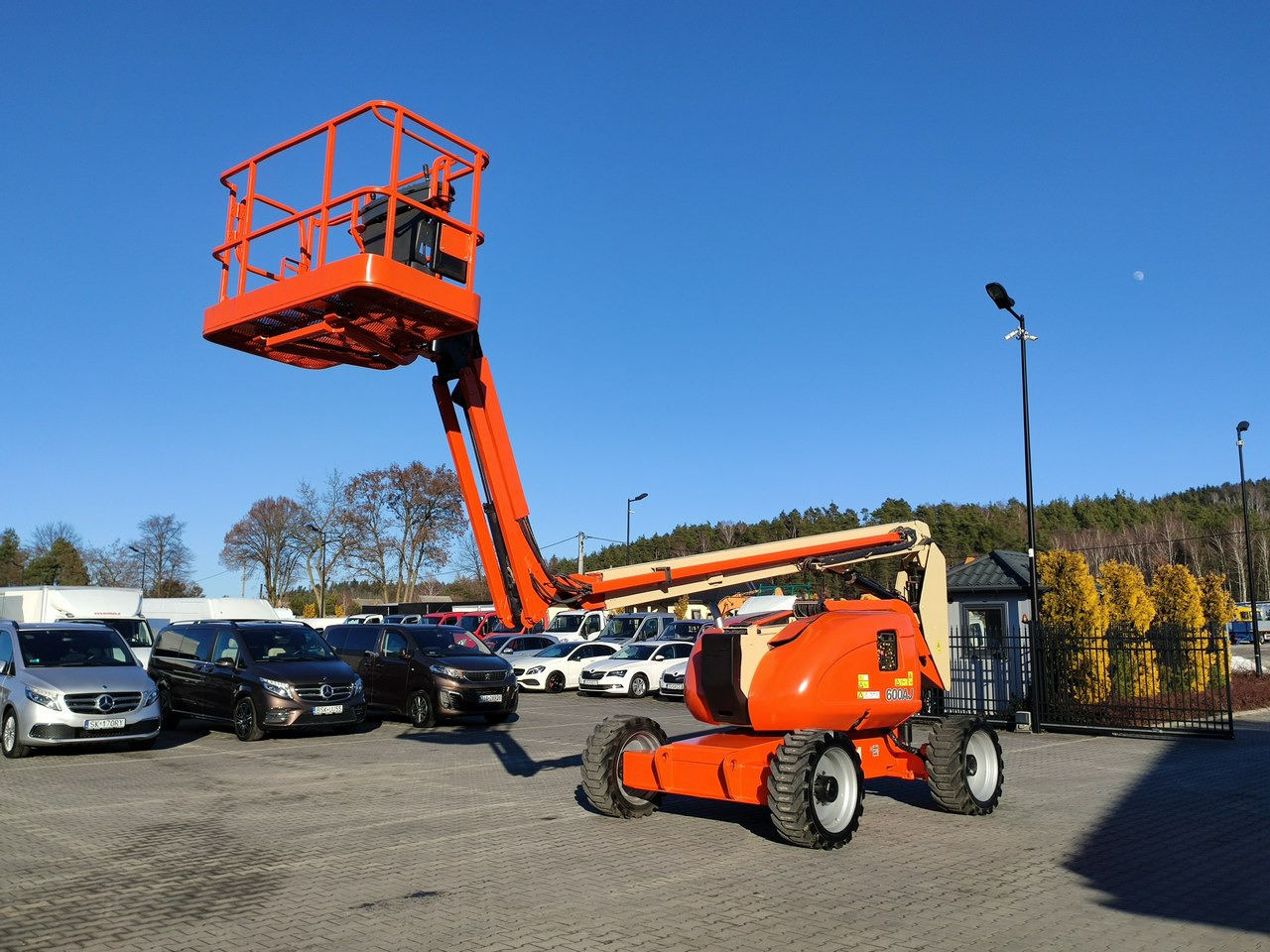JLG 600AJ 4x4 PODNOŚNIK PRZEGUBOWY - Nacelle articulée: photos 2 JLG 600AJ 4x4 PODNOŚNIK PRZEGUBOWY - Nacelle articulée: photos 2