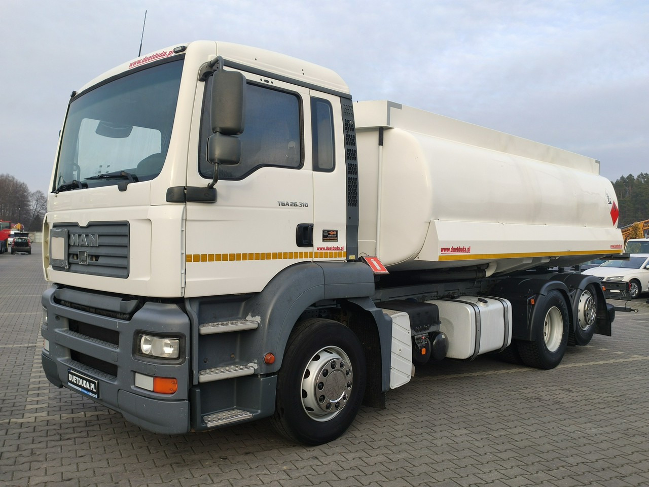 MAN TGA 26.310 Autocysterna z Dystrybucją - Camion citerne: photos 1 MAN TGA 26.310 Autocysterna z Dystrybucją - Camion citerne: photos 1