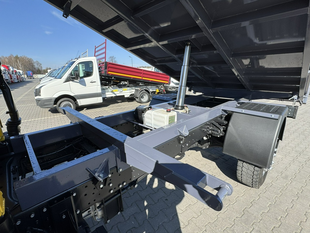 Camion benne Mitsubishi Canter Fuso 4x4 17C18D 4.9/180KM Wywrotka 3-stronna: photos 10