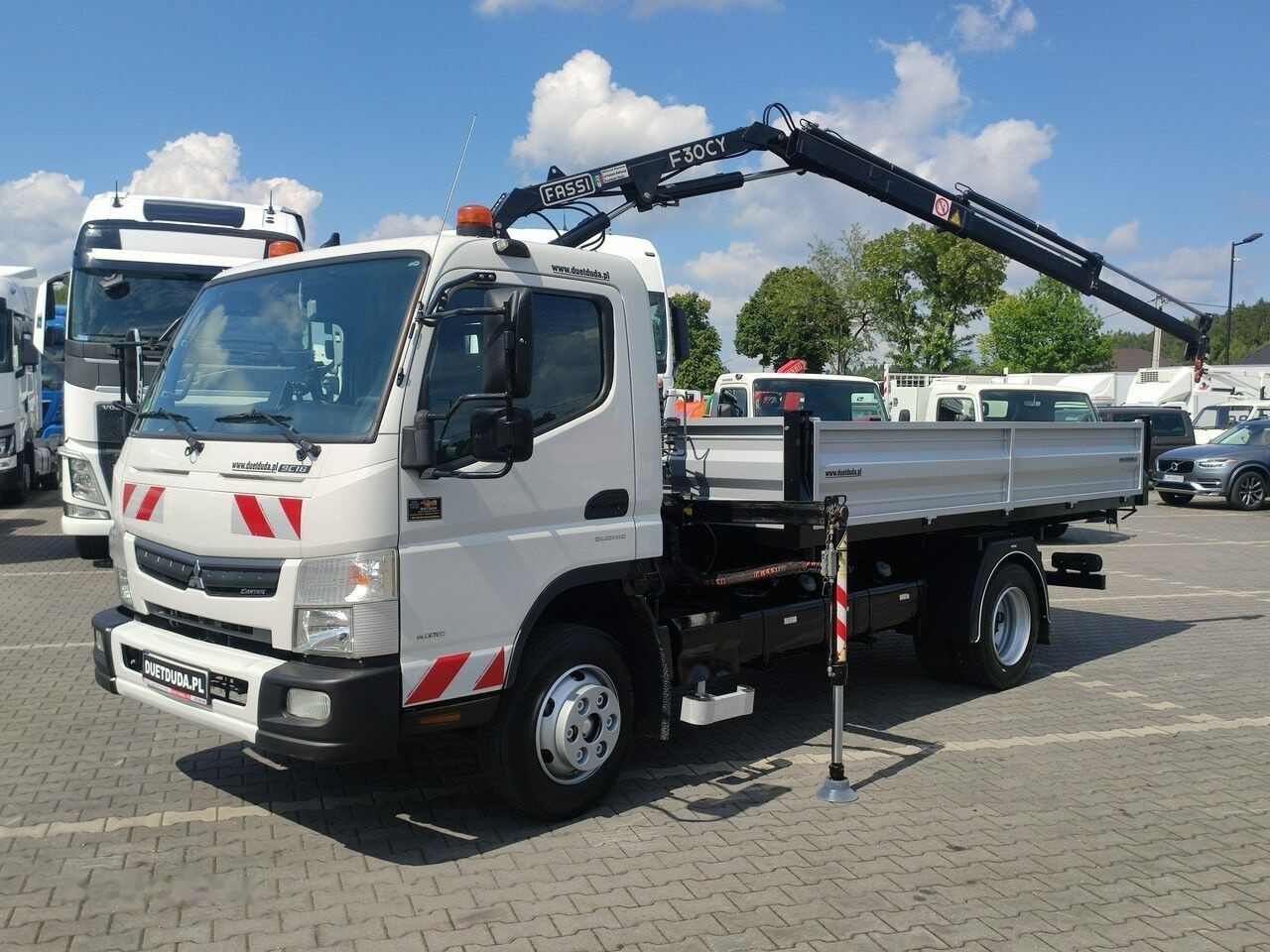 Camion benne, Camion grue Mitsubishi Canter Fuso 9C18 3.0/180KM HDS FASSI F30 Wywrotka 3-stronna: photos 1