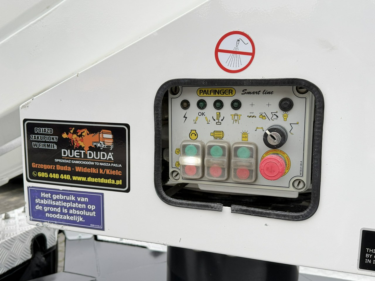 Nissan Cabstar - Camion avec nacelle: photos 4 Nissan Cabstar - Camion avec nacelle: photos 4