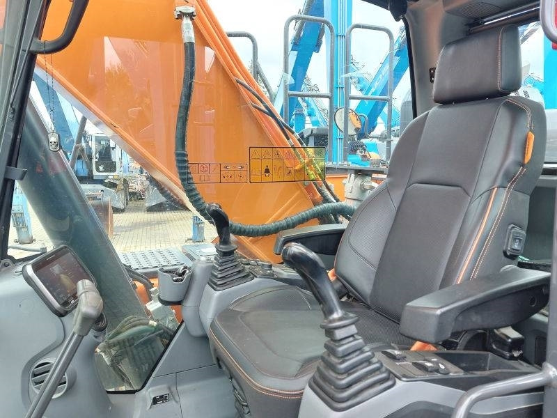 Pelle sur chenille Doosan DX 235 LC-7: photos 12