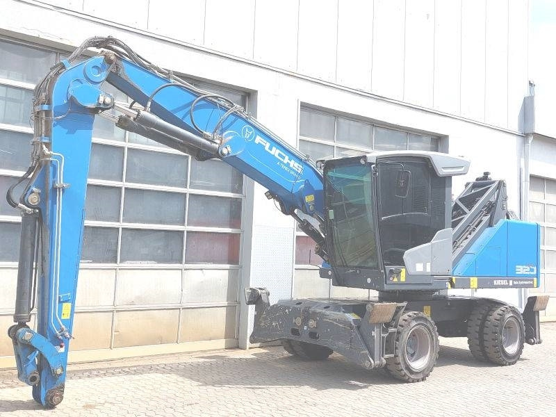 Fuchs MHL 320 F - Pelle de manutention: photos 2 Fuchs MHL 320 F - Pelle de manutention: photos 2