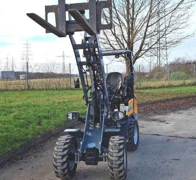 Giant G 2200 E X-Tra Elektro - Mini chargeuse: photos 2 Giant G 2200 E X-Tra Elektro - Mini chargeuse: photos 2