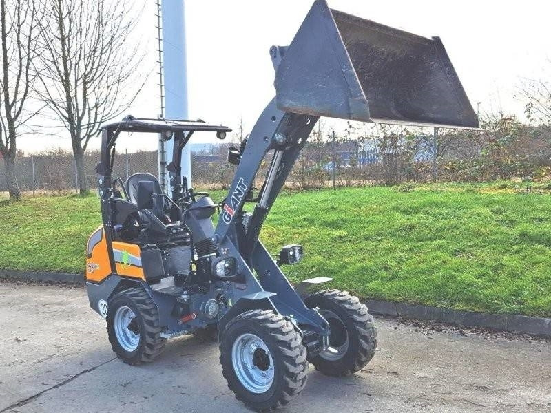 Giant G 2200 E X-Tra Elektro - Mini chargeuse: photos 5 Giant G 2200 E X-Tra Elektro - Mini chargeuse: photos 5