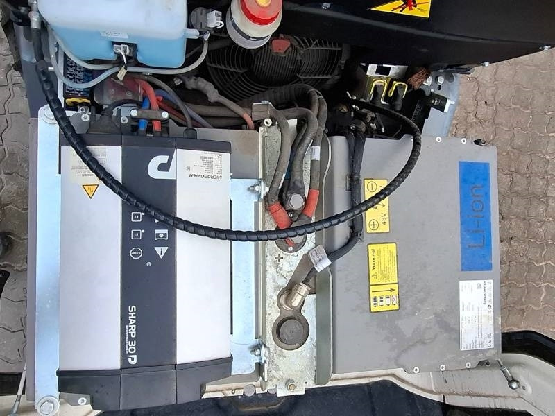 Giant G 2700 E X-Tra Elektro - Mini chargeuse: photos 5 Giant G 2700 E X-Tra Elektro - Mini chargeuse: photos 5