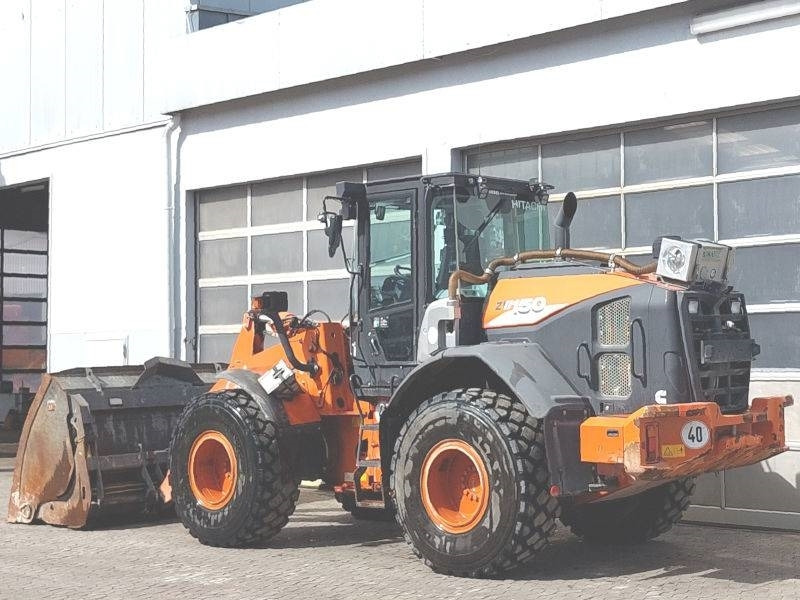 Hitachi ZW 150-6 High Lift - Chargeuse sur pneus: photos 3 Hitachi ZW 150-6 High Lift - Chargeuse sur pneus: photos 3