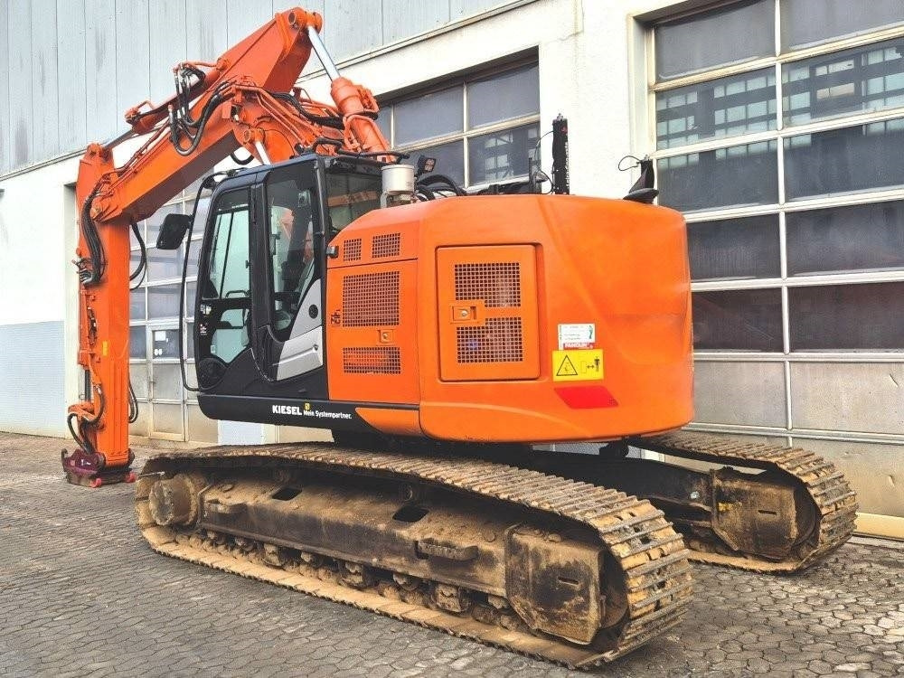 Hitachi ZX 225 USLC-6 - Pelle sur chenille: photos 3 Hitachi ZX 225 USLC-6 - Pelle sur chenille: photos 3