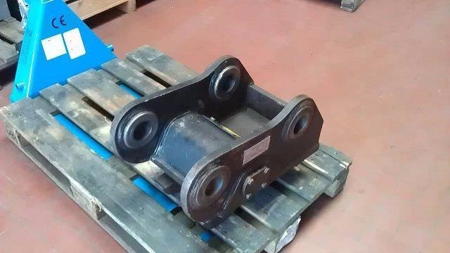 Nado Hitachi ZX110 - ZX135 - ZX140 - ZX145 - Attache rapide pour Engins de chantier: photos 1 Nado Hitachi ZX110 - ZX135 - ZX140 - ZX145 - Attache rapide pour Engins de chantier: photos 1