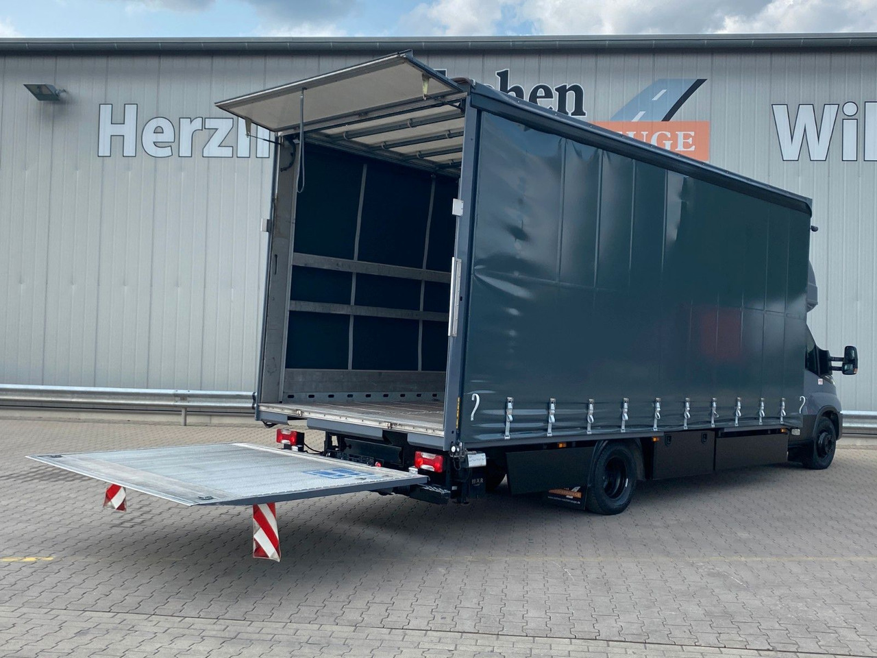 Iveco Daily Hi-Matic 70 C 21 Topsleeper | LBW 1,00to. - Utilitaire rideaux coulissants (PLSC): photos 5 Iveco Daily Hi-Matic 70 C 21 Topsleeper | LBW 1,00to. - Utilitaire rideaux coulissants (PLSC): photos 5