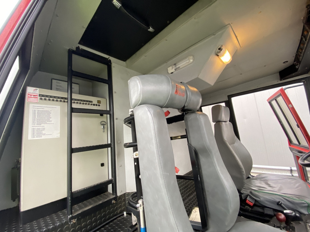 Camion de pompier, Équipement aéroportuaire MAN 38.000 VFAEG 8x8 Flugfeldlöschfahrzeug: photos 9