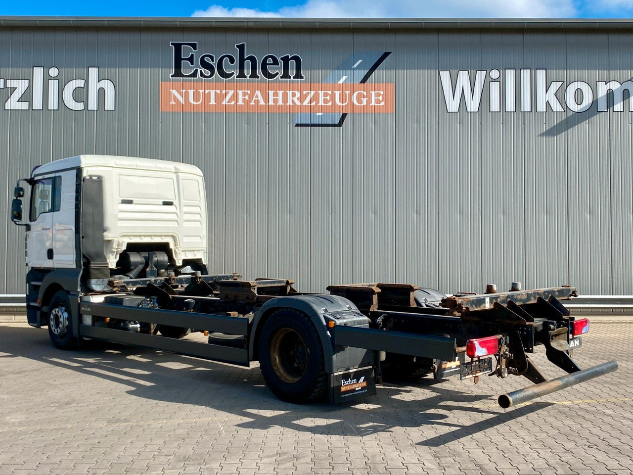 MAN TGA 18.350 LL Fahrschule*Driving school*5 Sitze MAN TGA 18.350 LL Fahrschule*Driving school*5 Sitze - Camion plateau: photos 3 MAN TGA 18.350 LL Fahrschule*Driving school*5 Sitze MAN TGA 18.350 LL Fahrschule*Driving school*5 Sitze - Camion plateau: photos 3